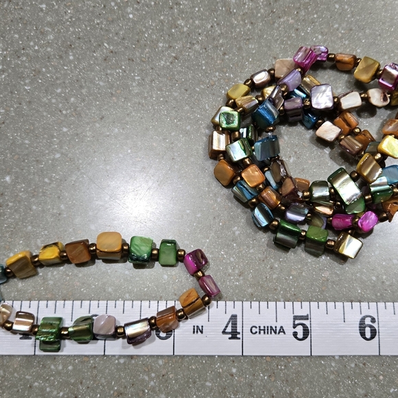 Colorful Shell Bead Bracelet - Picture 4 of 4
